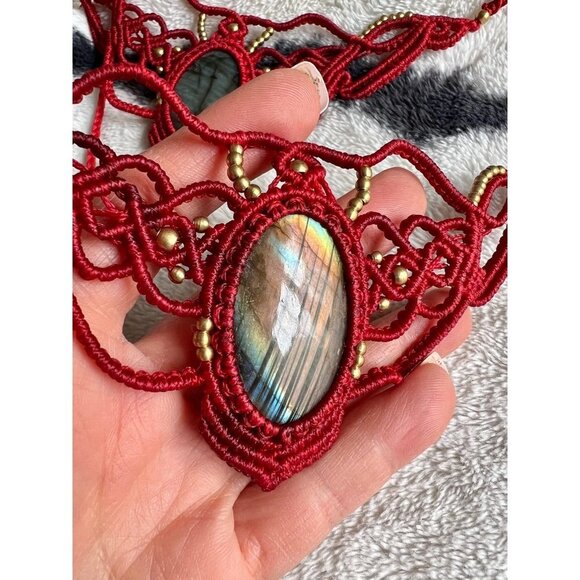 Waxed Hemp Artisan Flash Labradorite Necklace - Picture 4 of 7